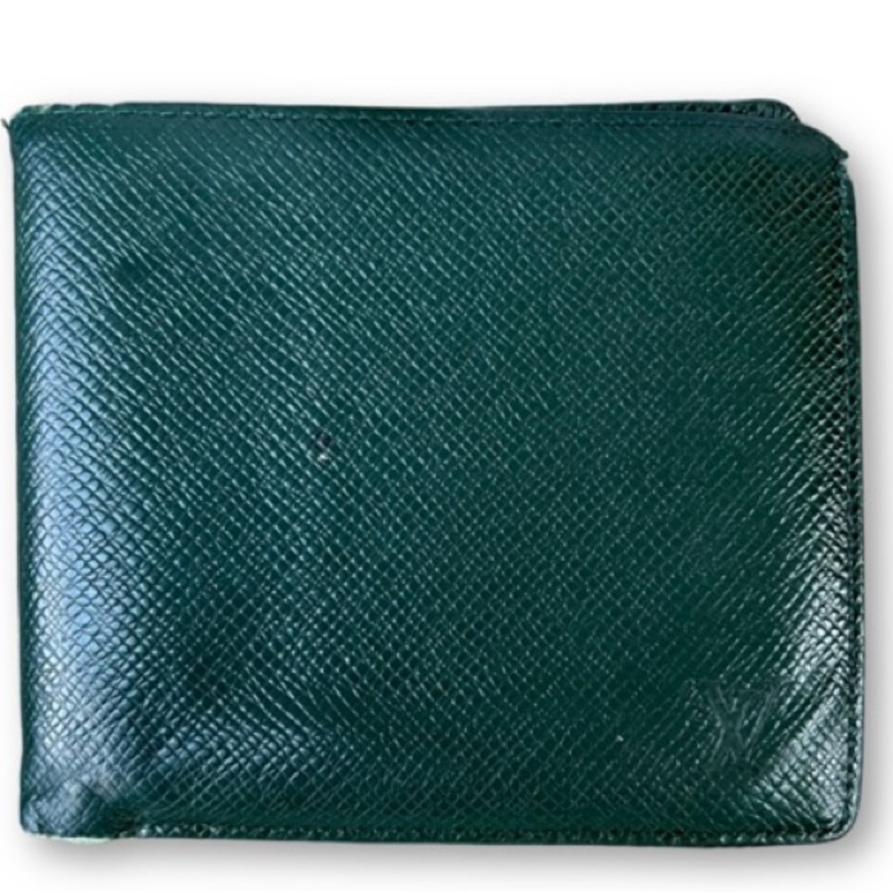 Authentic Louis Vuitton men's Taiga bifold